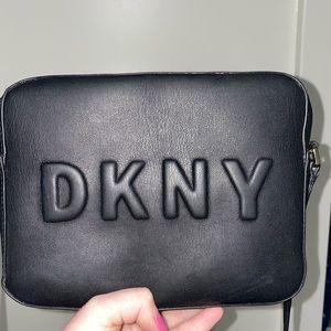 DKNY CROSSBODY HANDBAG